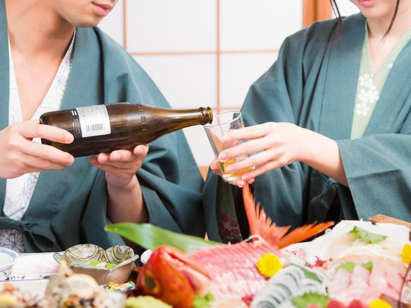 出張寿司を注文したくなる宴会や接待のイメージ写真