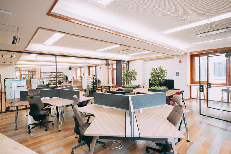 本格寿司を楽しめる出張先のオフィスのイメージ写真